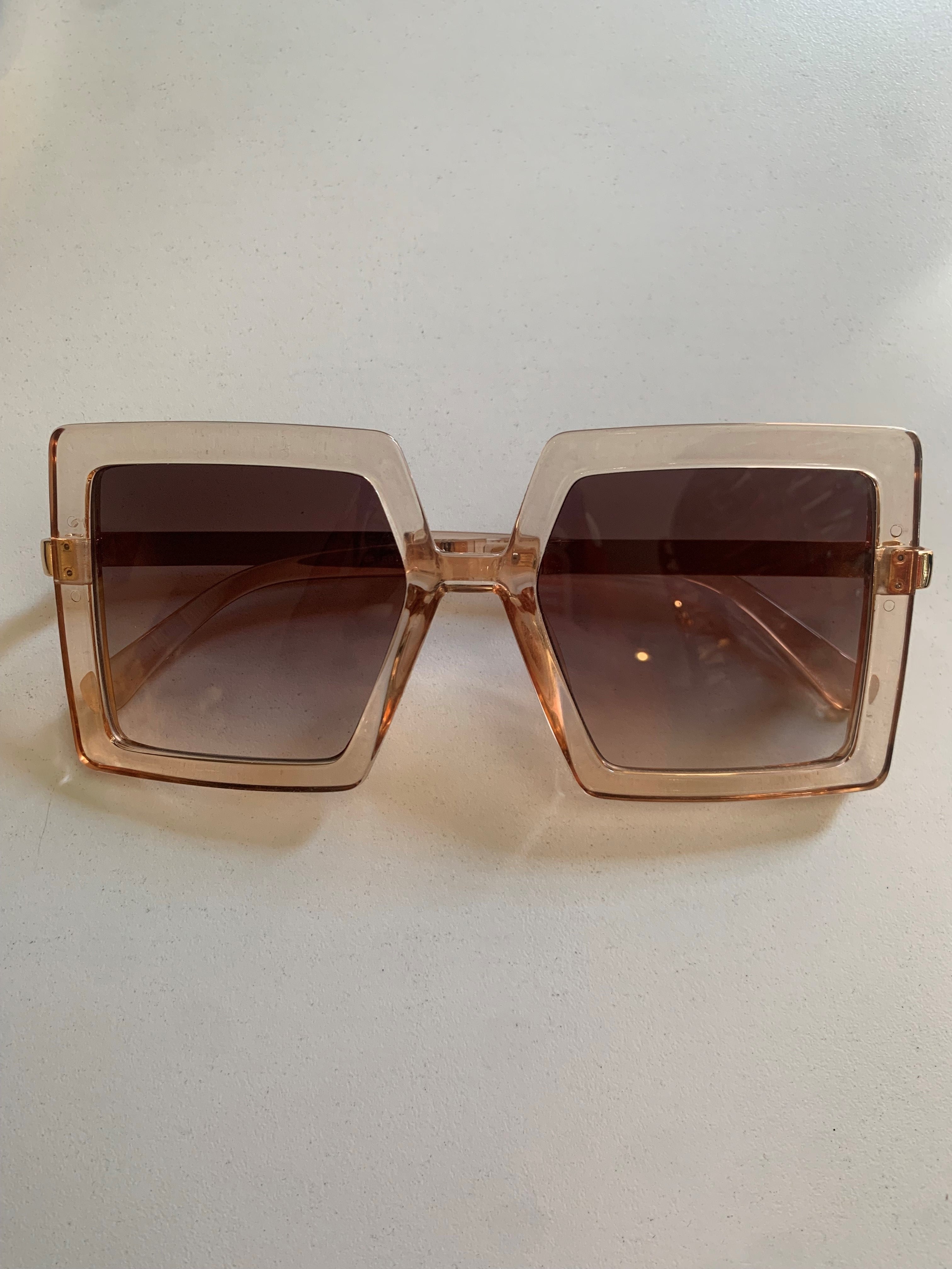 Genesis Square 70s vibe sunnies