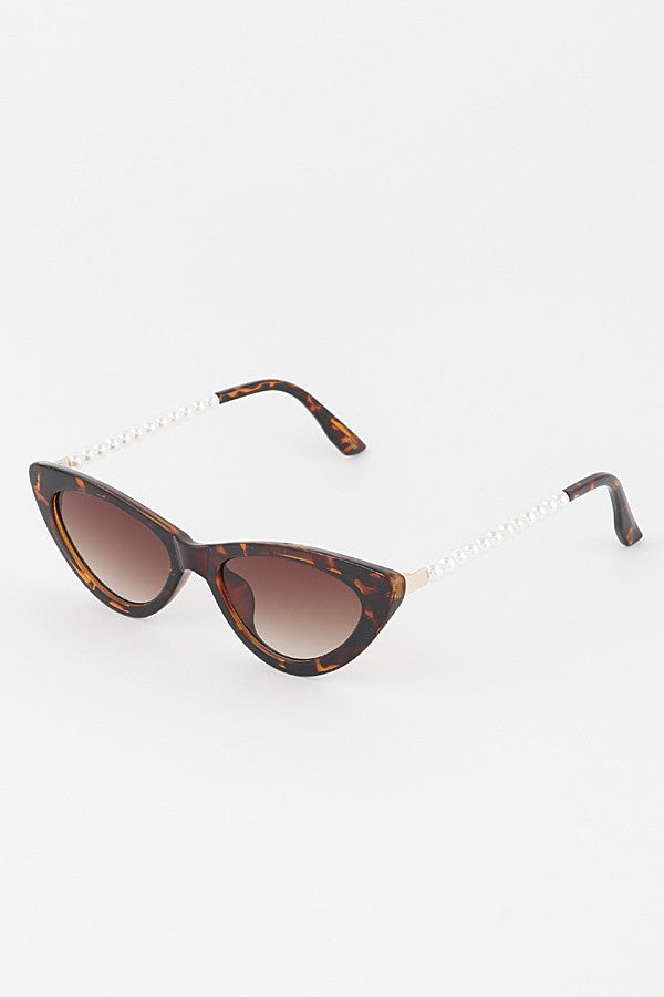 rounded pearl cat eye sunnies